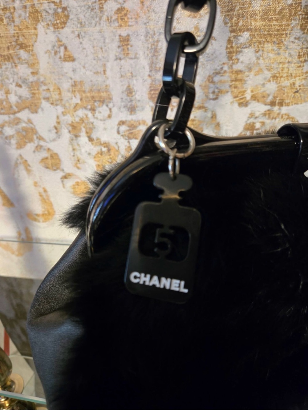 Unbranded Black real Fur & Patent Leather Shoulder Bag with Chain Strap - Picture 9 of 15